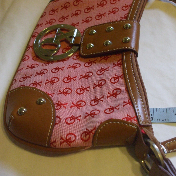 Women's Red XO Nylon Purse Handbag - Picture 8 of 8